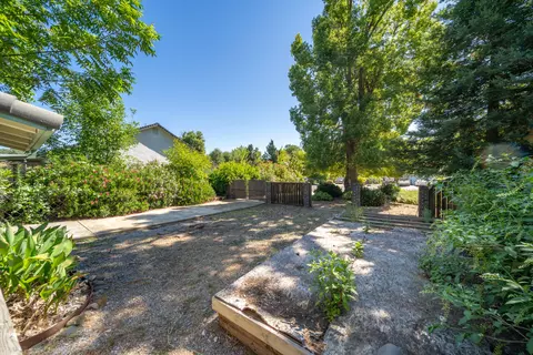 6460 Lucerne Ct, Redding, CA 96001 photo 41