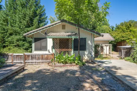 6460 Lucerne Ct, Redding, CA 96001 photo 4