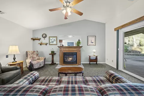 11627 Nash Rd, Redding, CA 96003 photo 8