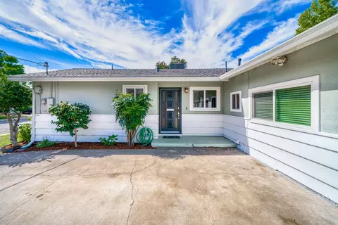 640 Armstrong Ct, Red Bluff, CA 96080 photo 2