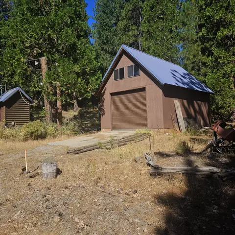 17204 Phillips Rd, Oak Run, CA 96069 photo 2