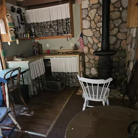 17204 Phillips Rd, Oak Run, CA 96069 photo 11