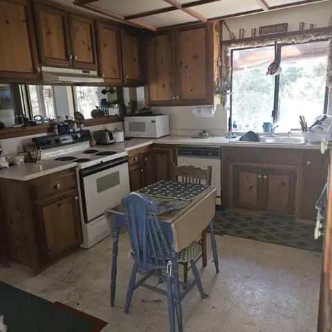 17204 Phillips Rd, Oak Run, CA 96069 photo 5