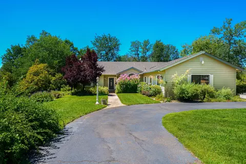 13462 Luna Dr, Redding, CA 96003