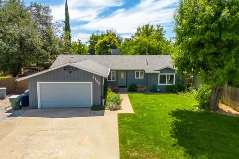 2149 Sycamore Dr, Redding, CA 96001 photo 4