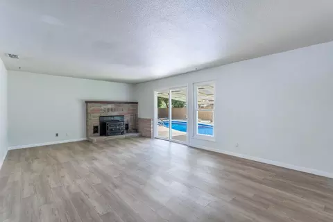 2149 Sycamore Dr, Redding, CA 96001 photo 6
