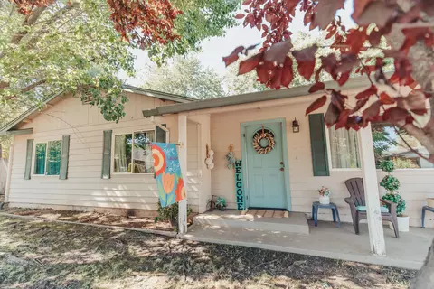 1720 Logan St, Redding, CA 96001