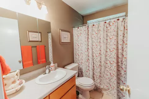 1720 Logan St, Redding, CA 96001 photo 9