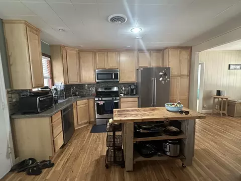19023 Genevieve Rd, Redding, CA 96003 photo 2