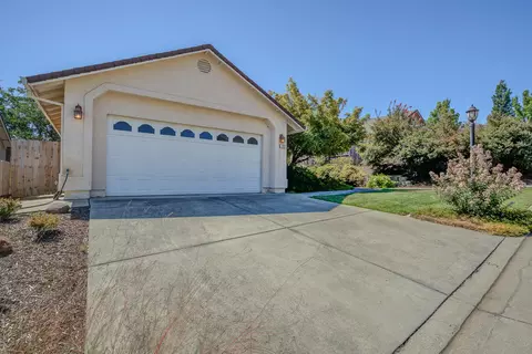 753 Volcano View Trl, Redding, CA 96003 photo 2