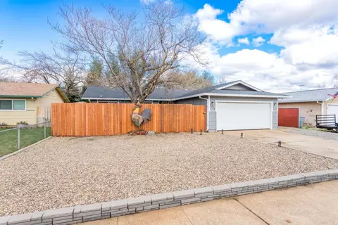 2272 Venus Way, Redding, CA 96002