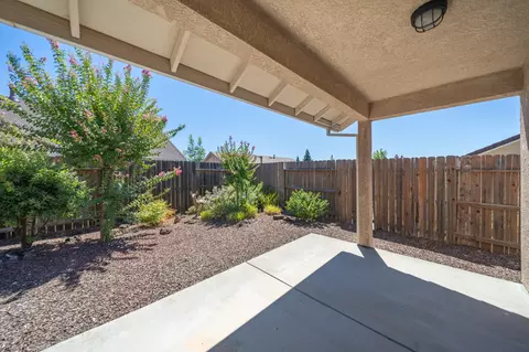 662 Volcano View Trl, Redding, CA 96003 photo 3