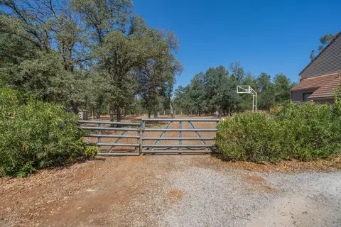 8788 Quail Valley Dr, Redding, CA 96002 photo 54
