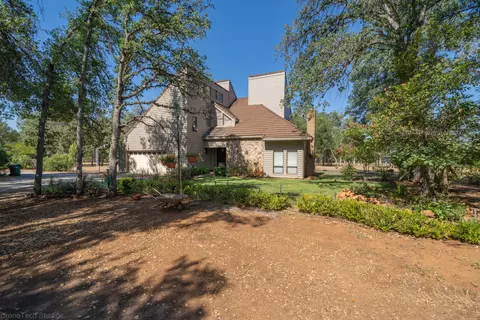 8788 Quail Valley Dr, Redding, CA 96002 photo 3
