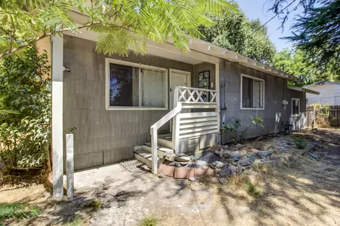 2940 N Bonnyview Rd, Redding, CA 96001