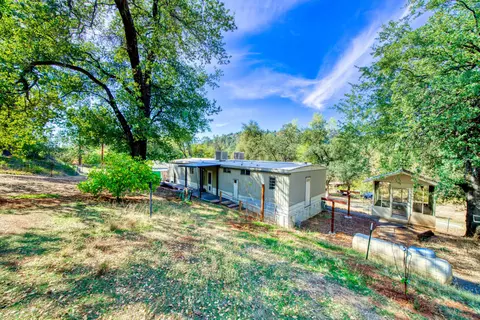 13721 Moonlite Ln, Redding, CA 96003