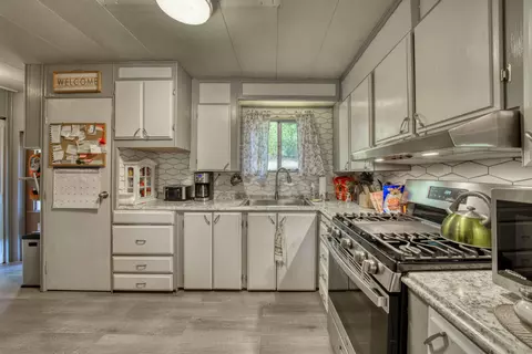 13721 Moonlite Ln, Redding, CA 96003 photo 7