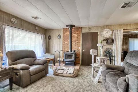 13721 Moonlite Ln, Redding, CA 96003 photo 2