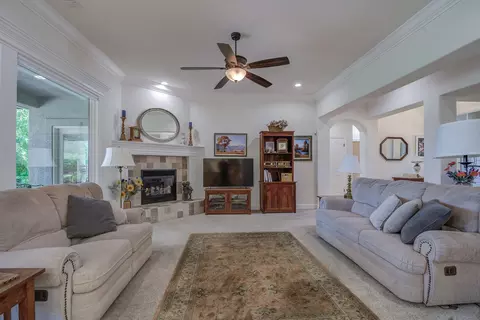 2000 Princeton Way, Redding, CA 96003 photo 11