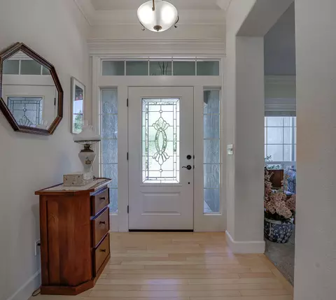 2000 Princeton Way, Redding, CA 96003 photo 5