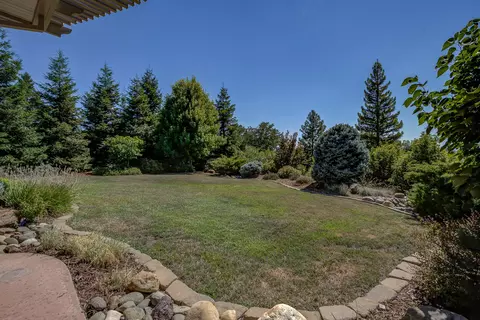 2000 Princeton Way, Redding, CA 96003 photo 56