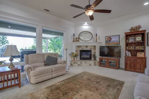 2000 Princeton Way, Redding, CA 96003 photo 10