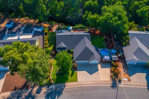 6763 Hemlock St, Redding, CA 96001 photo 2