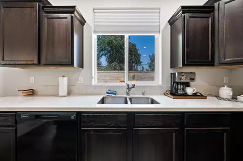10144 Victoria Dr, Redding, CA 96001 photo 9