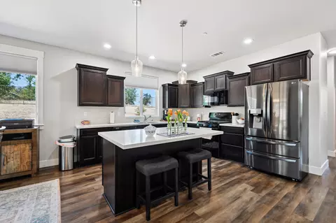 10144 Victoria Dr, Redding, CA 96001 photo 8