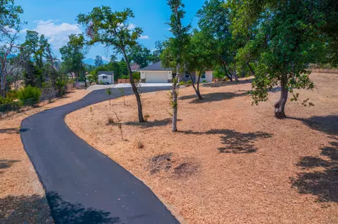 10144 Victoria Dr, Redding, CA 96001