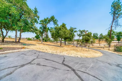 10144 Victoria Dr, Redding, CA 96001 photo 4