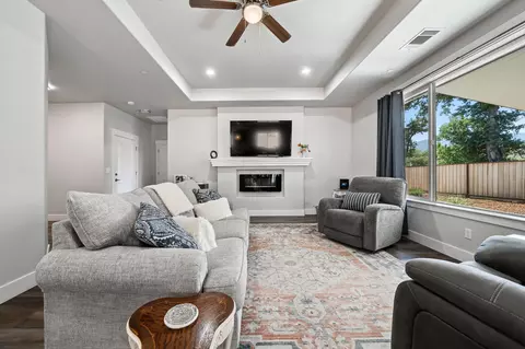 10144 Victoria Dr, Redding, CA 96001 photo 5