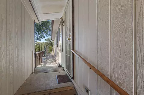 643 Volcano View Trl, Redding, CA 96003 photo 2