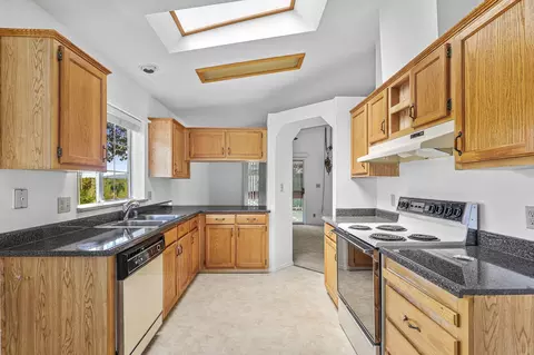 643 Volcano View Trl, Redding, CA 96003 photo 5