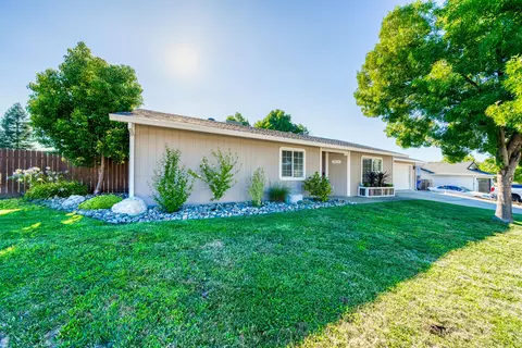 1423 Grouse Dr, Redding, CA 96003 photo 2
