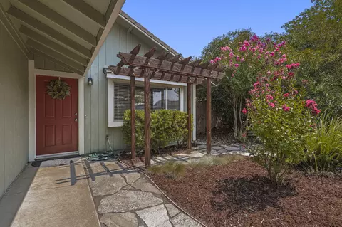 827 Springer Dr, Redding, CA 96003 photo 2