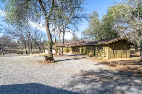 19432 Covey Rd, Redding, CA 96003 photo 2