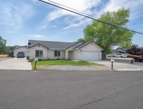 21953 21955 Klamath River Pl, Cottonwood, CA 96022