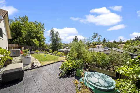 684 Springer Dr, Redding, CA 96003 photo 19