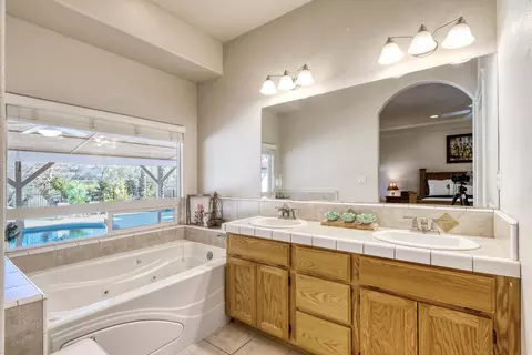 8841 Olney Park Dr, Redding, CA 96001 photo 10