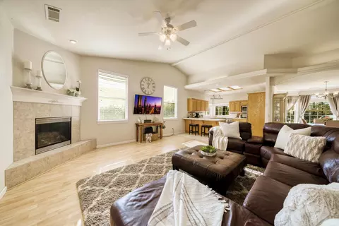 8841 Olney Park Dr, Redding, CA 96001 photo 3