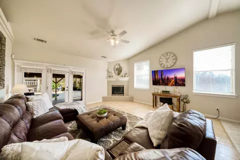 8841 Olney Park Dr, Redding, CA 96001 photo 4