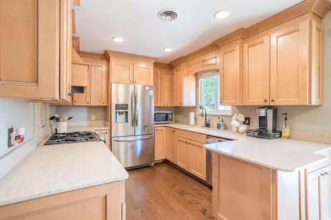 2766 Robert Ct, Redding, CA 96002 photo 5
