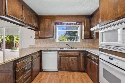 2152 Marlene Ave, Redding, CA 96002 photo 2