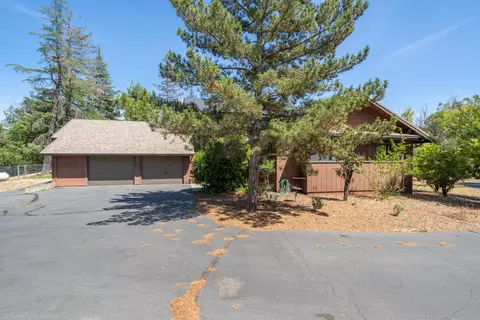 15642 Middletown Park Dr, Redding, CA 96001 photo 3