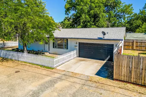 1841 School St, Anderson, CA 96007