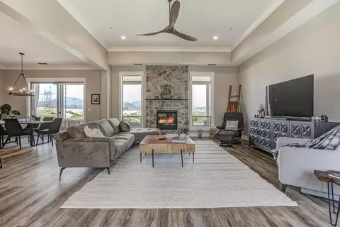 4200 Acadia Pl, Redding, CA 96001 photo 2