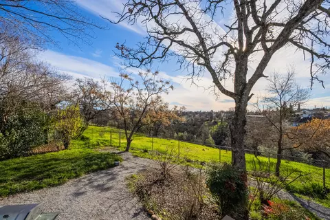 2827 Donner Ct, Redding, CA 96001 photo 29