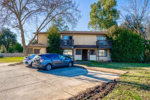 3064 Catalpa Ct, Redding, CA 96002 photo 1