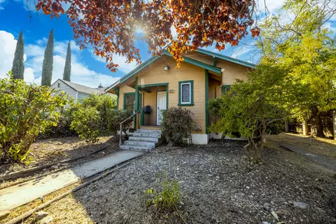2200 Court St, Redding, CA 96001